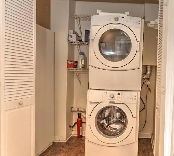 Spacious Row Next Transit Near Downtown W Parking Chicago